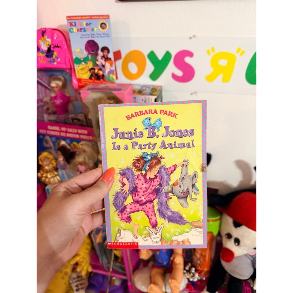 Junie B.Jones is a party animal‎ book
